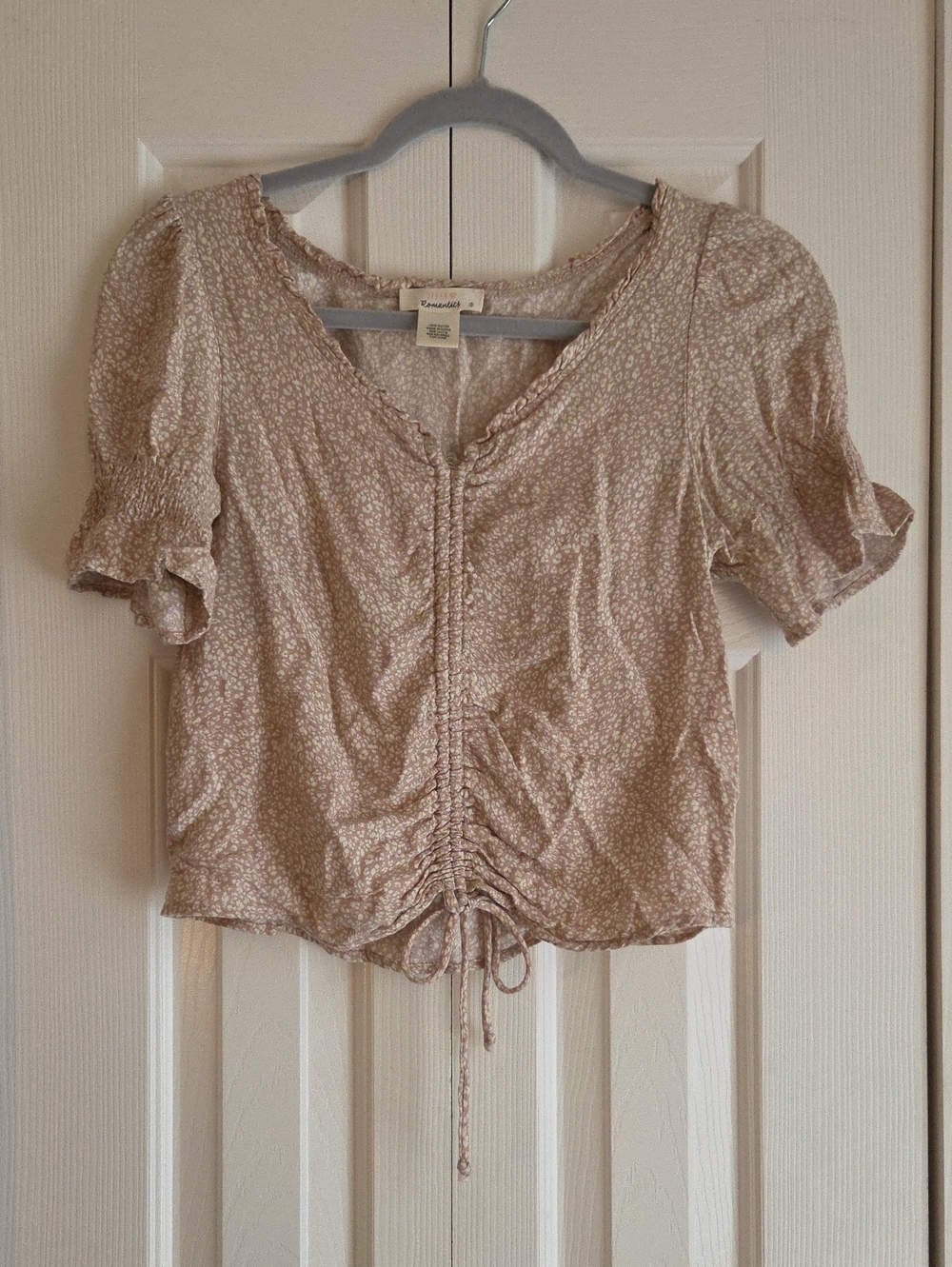 URBAN Romantics Beige Floral Drawstring Puff Sleeve Top